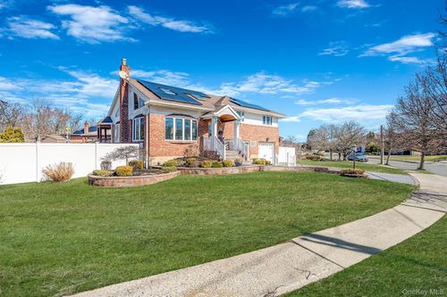 58 Lourae Dr, Massapequa Park, NY, 11762-1127 | Card Image