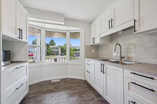 30 Leacock Ave, Guelph, ON, N1E6R1 | Card Image
