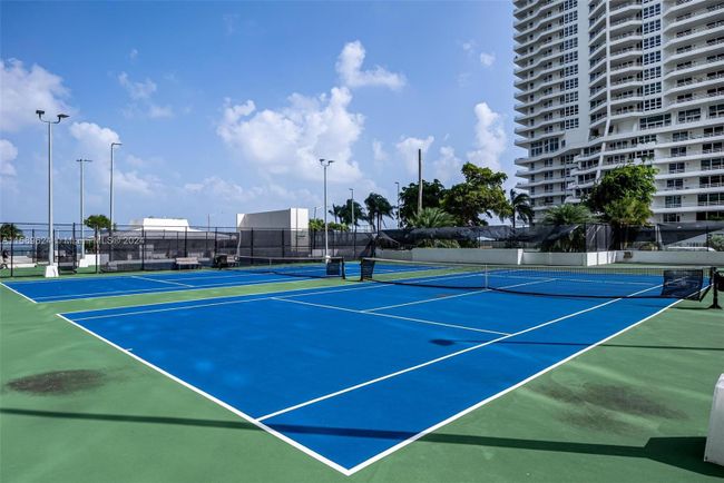 311 - 600 Ne 36th St, Condo with 2 bedrooms, 1 bathrooms and null parking in Miami FL | Image 25