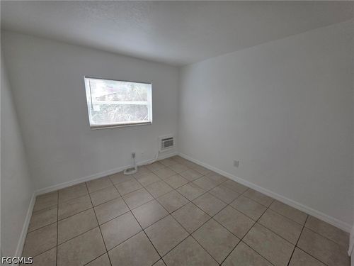 105-2452 Stella St, Fort Myers, FL, 33901-5256 | Card Image