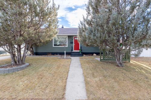 683 7 St Sw, Medicine Hat, AB, T1A4K9 | Card Image