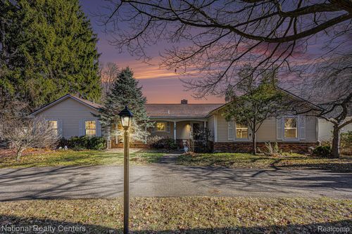 9494 Sashabaw Rd, Clarkston, MI, 48348-2026 | Card Image