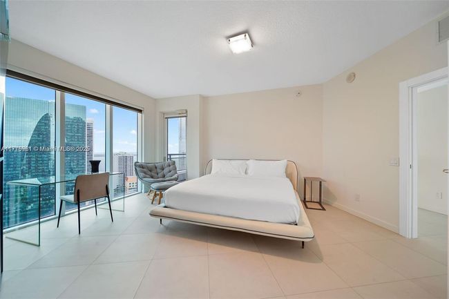 APT-2600 - 60 Sw 13 Th St, Condo with 3 bedrooms, 4 bathrooms and null parking in Miami FL | Image 13