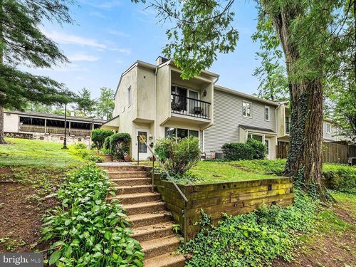 239 E Chelsea Cir, NEWTOWN SQUARE, PA, 19073-2106 | Card Image