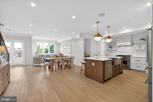 ph2-1335 11th St Nw, WASHINGTON, DC, 20001-6382 | Card Image