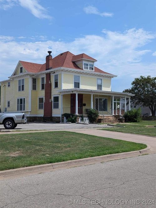 822 Johnstone Ave, Bartlesville, OK, 74003-4634 | Card Image
