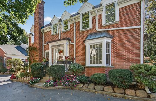 809 Hibbard Rd, Wilmette, IL, 60091-2046 | Card Image