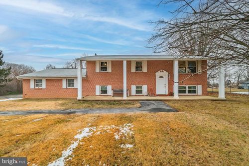 8137 Summit Point Rd, CHARLES TOWN, WV, 25414-5014 | Card Image