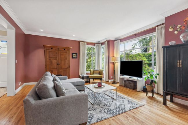 533 E 18 Th Street, House other with 6 bedrooms, 3 bathrooms and 3 parking in North Vancouver BC | Image 4