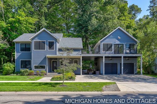 702 Lake St, Saugatuck, MI, 49453-9435 | Card Image