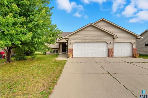 700 Laura St, Harrisburg, SD, 57032-2202 | Card Image