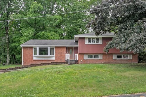 3450 Woodland Dr, Murrysville, PA, 15668-1452 | Card Image