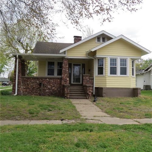 101 E 3rd St, Stanberry, MO, 64489-1203 | Card Image
