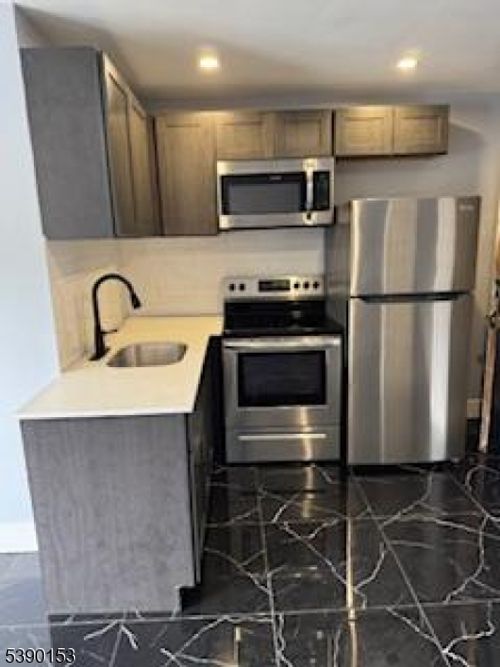 apt-c3-336 E Westfield Ave, Roselle Park, NJ, 07204-2341 | Card Image