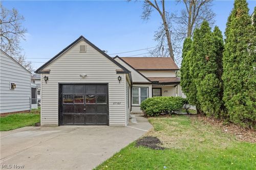27182 Oriole Ave, Euclid, OH, 44132-1507 | Card Image