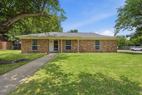 837 Springdale Rd, Bedford, TX, 76021-4313 | Card Image