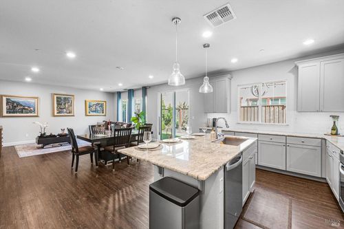 5124 Kevin Pl, Rohnert Park, CA, 94928-5017 | Card Image