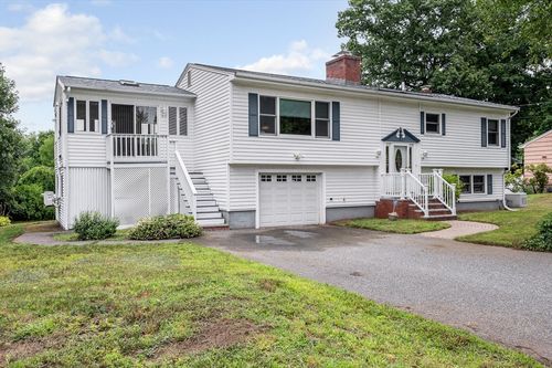 19 Cochrane Cir, Methuen, MA, 01844-3111 | Card Image