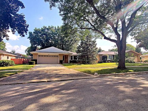 1221 W Lonnquist Blvd, Mount Prospect, IL, 60056-3658 | Card Image