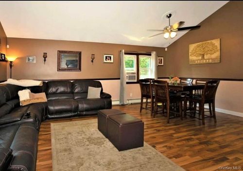 465 Wellwood Dr, Shirley, NY, 11967-1222 | Card Image