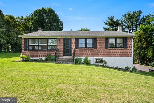 1068 Ebelhare Rd, Pottstown, PA, 19465-8196 | Card Image