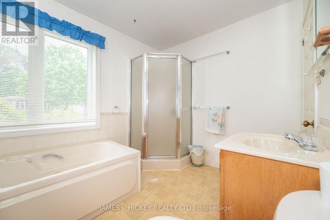 11 Banting Dr, House other with 4 bedrooms, 2 bathrooms and 5 parking in Deep River ON | Image 20