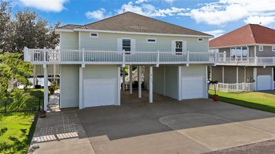 1151 Fountain View Drive, House other with 3 bedrooms, 2 bathrooms and null parking in Crystal Beach TX | Image 3