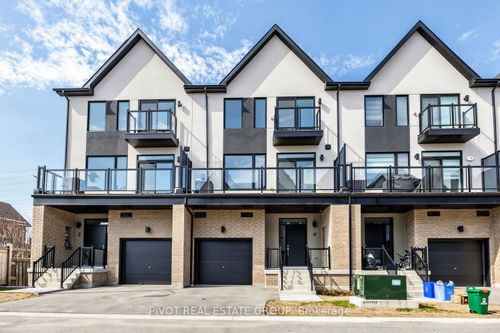 4 Lively Way, Whitby, ON, L1R0S3 | Card Image