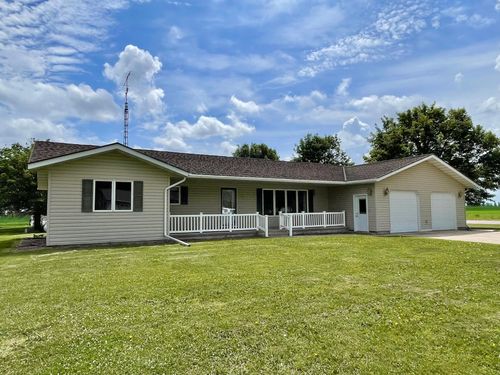 212 Eastern Ave S, Comfrey, MN, 56019-1142 | Card Image