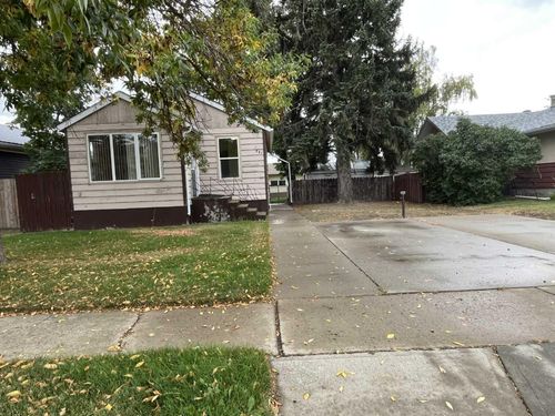 221 3 Avenue, Vauxhall, AB, T0K2K0 | Card Image