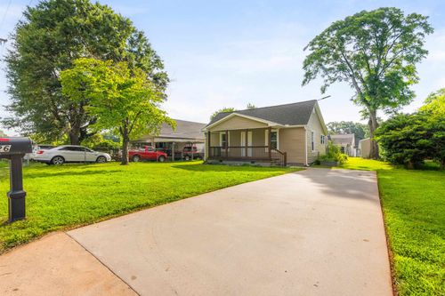 26 8th Street, Greer, SC, 29651 | Card Image