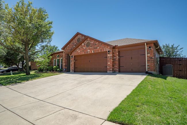14137 Playa Trl, House other with 4 bedrooms, 2 bathrooms and null parking in Haslet TX | Image 4