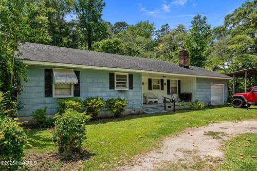 143 Ballard St, Chocowinity, NC, 27817-8555 | Card Image