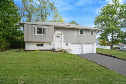 10 Elayne Ct, Smithtown, NY, 11787-3107 | Card Image