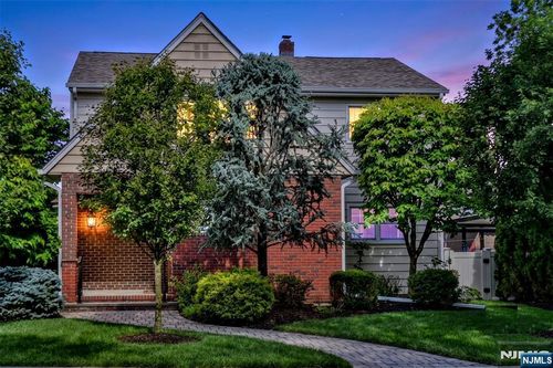 24 Maple Ave, Waldwick, NJ, 07463-1621 | Card Image