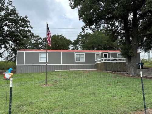 344 Derrick Rd, Luling, TX, 78648-1528 | Card Image