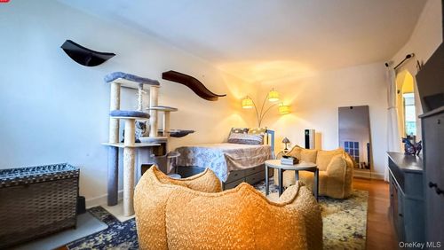 2-2560 49th St, Astoria, NY, 11103-1121 | Card Image
