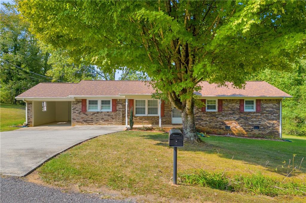 Welch Cir, Dahlonega, GA 30533