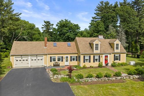 205 W Elm St, Pembroke, MA, 02359-2123 | Card Image