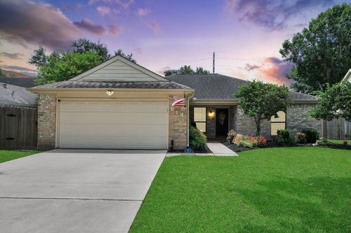 614 7th St, Sugar Land, TX, 77498-2741 | Card Image