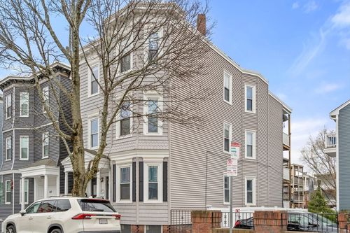 617 E 8th Street, Boston, MA, 02127 | Card Image