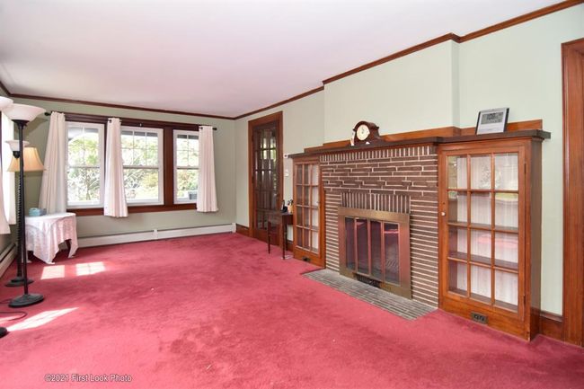 884 Main Street, House other with 3 bedrooms, 1 bathrooms and 3 parking in Warren RI | Image 2