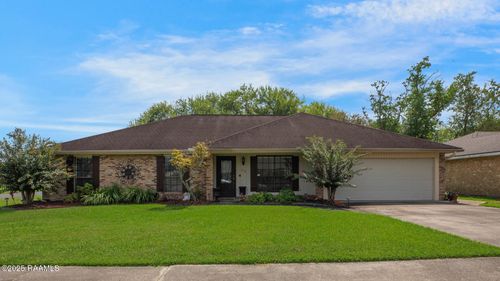 208 Pontalba Dr, Lafayette, LA, 70503-5936 | Card Image