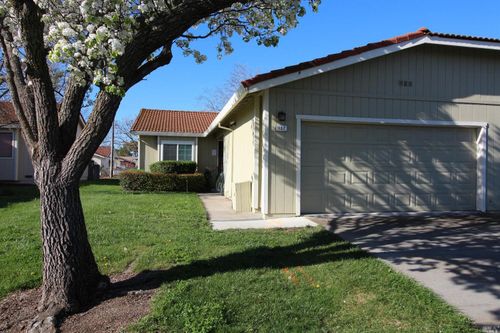 132 Bryce Way, Vacaville, CA, 95687 | Card Image