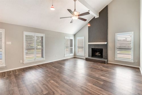 3801 Silver Maple Dr, Carrollton, TX, 75007-1039 | Card Image