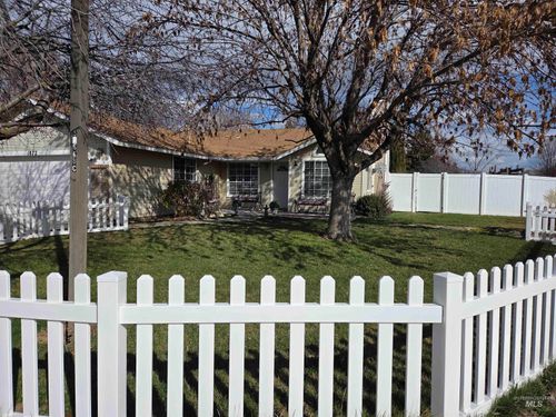 1872 N Yonkers Ave, Boise, ID, 83704 | Card Image