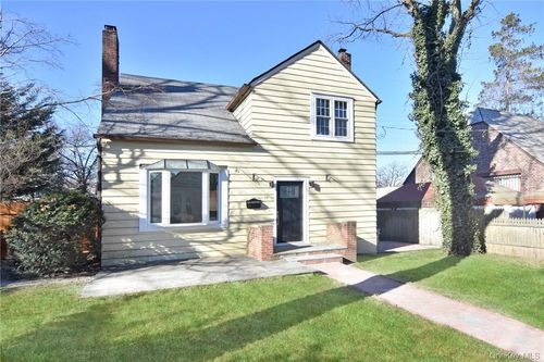 19 Longmeadow Rd, Yonkers, NY, 10704-3813 | Card Image