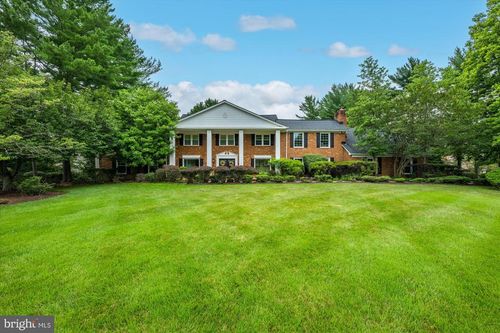 9501 Brian Jac Ln, GREAT FALLS, VA, 22066-2005 | Card Image