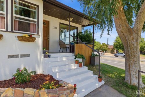 2228 Avondale Dr, Bakersfield, CA, 93306-4606 | Card Image