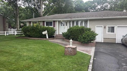 1080 Ocean Avenue, Islip, NY, 11706 | Card Image